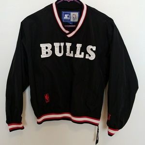 Starter Bulls Varsity Pullover Top